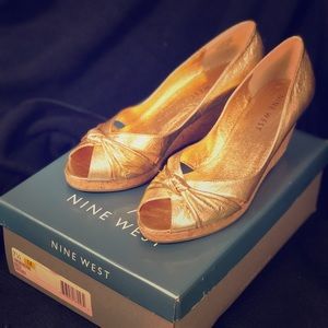 NWT Nine West Wedges